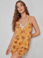 Pigiama corto con bredelline e dettagli in pizzo sullo scollo in cotone - GISELA. - immagine 2