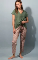 PIGIAMA IN COTONE MEZZA MANICA CON SCOLLO A V E PANTALONE LUNGO - ADMAS. - immagine 2
